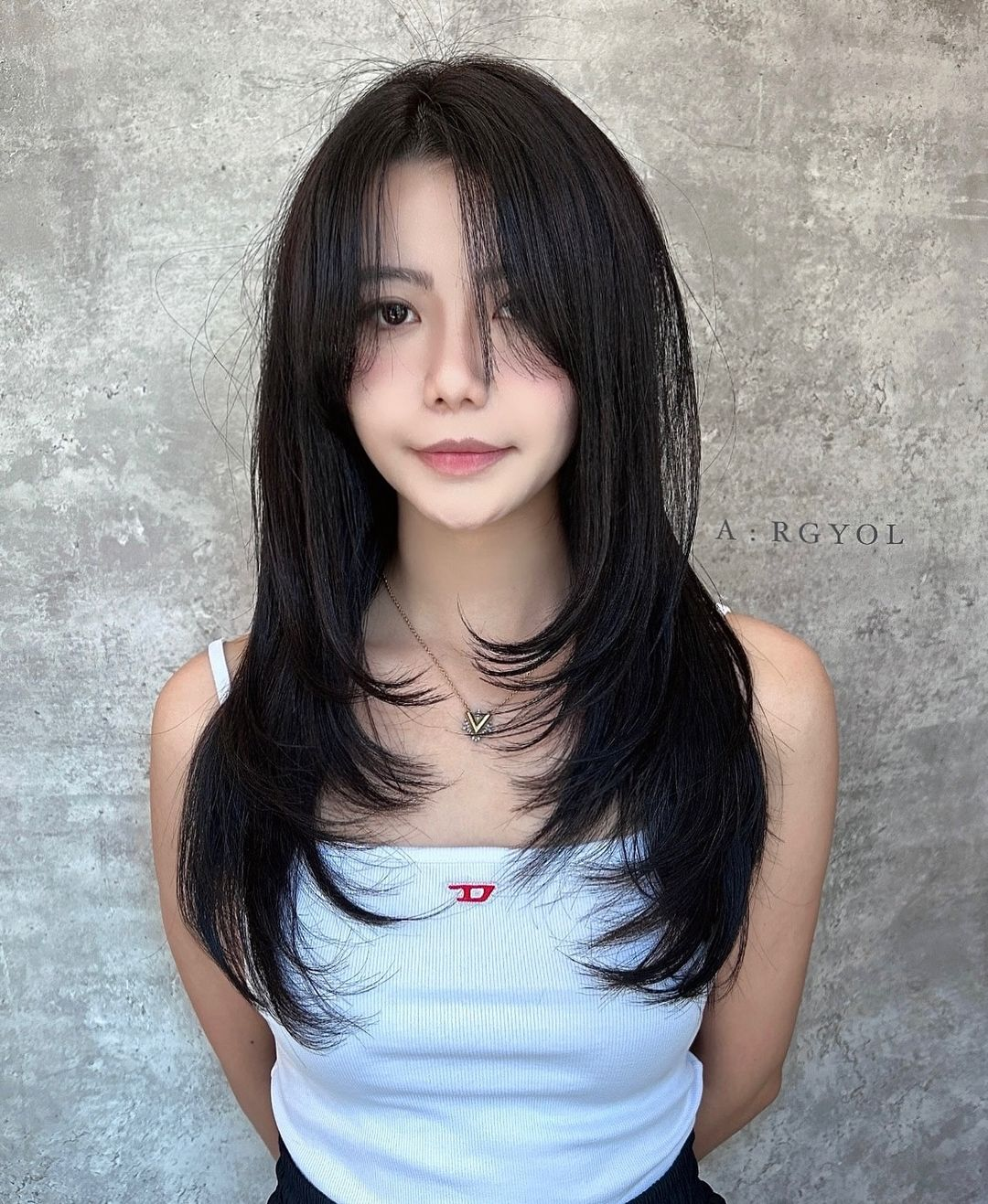 36 Korean Hairstyles For Women to Try in 2025 - Scan to Talk